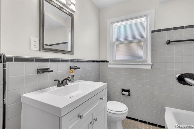 9283 Chatham Avenue, Allen Park, MI 48101