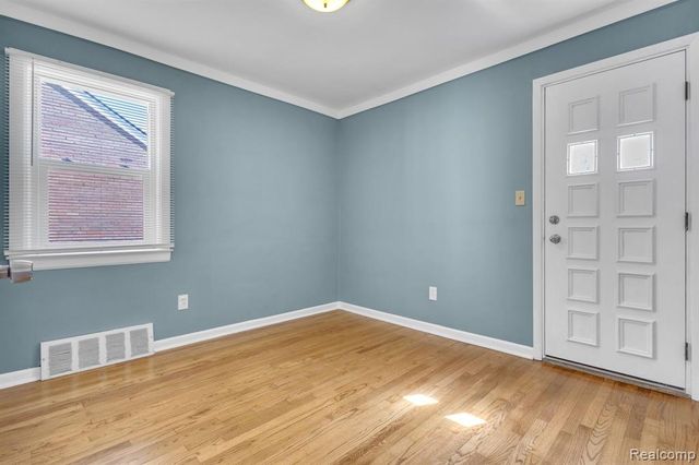 9283 Chatham Avenue, Allen Park, MI 48101
