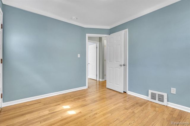 9283 Chatham Avenue, Allen Park, MI 48101