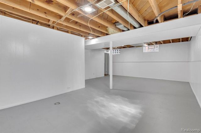 9283 Chatham Avenue, Allen Park, MI 48101
