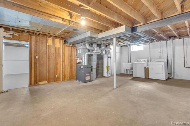 9283 Chatham Avenue, Allen Park, MI 48101