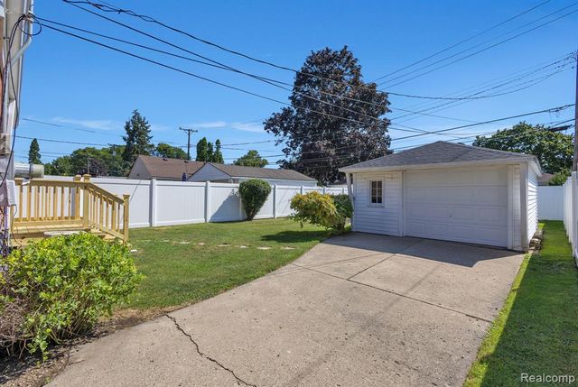 9283 Chatham Avenue, Allen Park, MI 48101