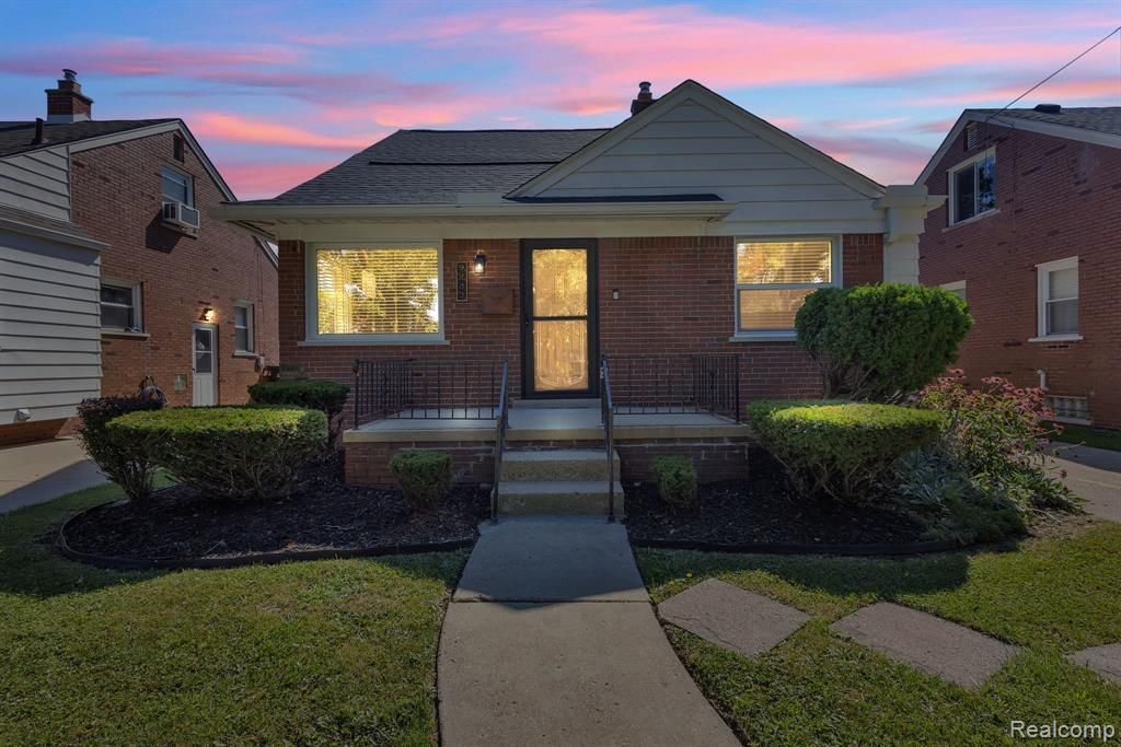 9283 Chatham Avenue, Allen Park, MI 48101
