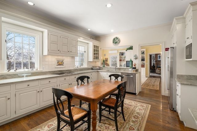 21 Wellington Lane, Belmont, MA 02478