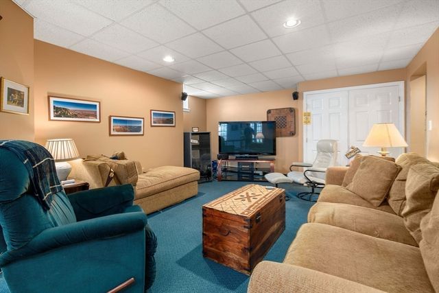 21 Wellington Lane, Belmont, MA 02478