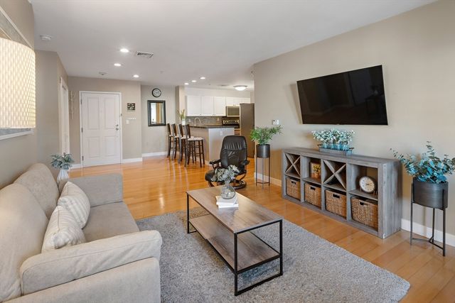 30 Franklin St 124, Malden, MA 02148