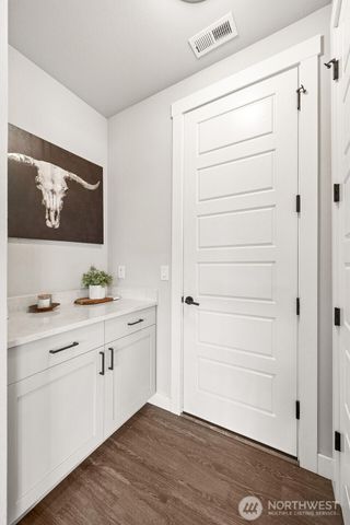 1500 E Nanevicz Avenue, Buckley, WA 98321