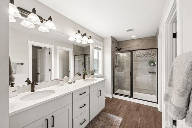 1500 E Nanevicz Avenue, Buckley, WA 98321