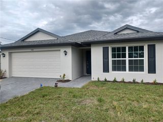 3921 NE 15th PL, Cape Coral, FL 33909