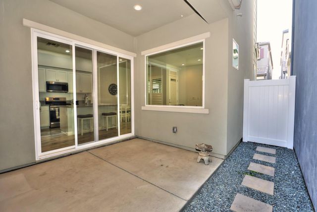 3280 Hummingbird Ct, West Sacramento, CA 95691