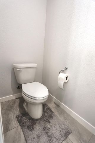 3280 Hummingbird Ct, West Sacramento, CA 95691