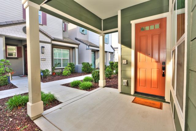 3280 Hummingbird Ct, West Sacramento, CA 95691