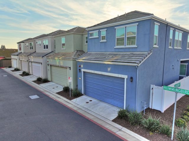 3280 Hummingbird Ct, West Sacramento, CA 95691