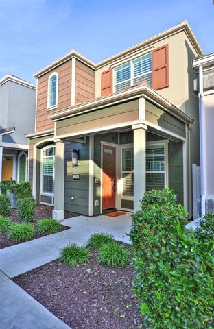 3280 Hummingbird Ct, West Sacramento, CA 95691