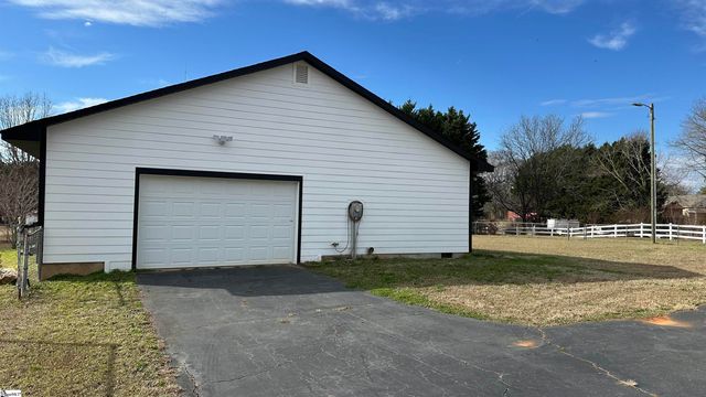 585 Cannon Ford Road, Inman, SC 29349