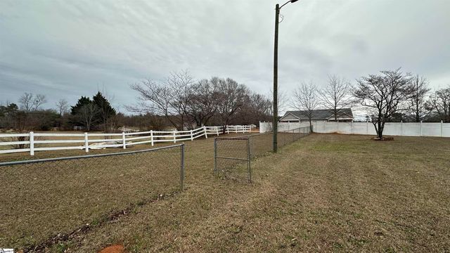 585 Cannon Ford Road, Inman, SC 29349