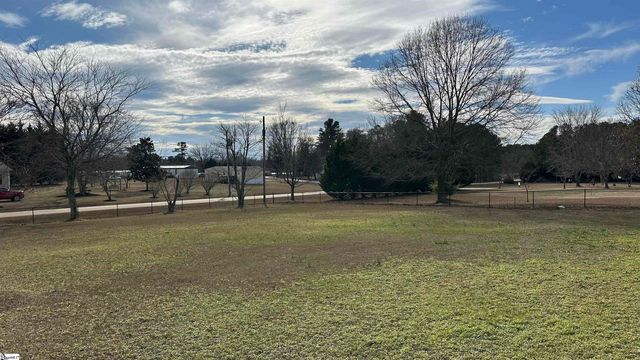 585 Cannon Ford Road, Inman, SC 29349