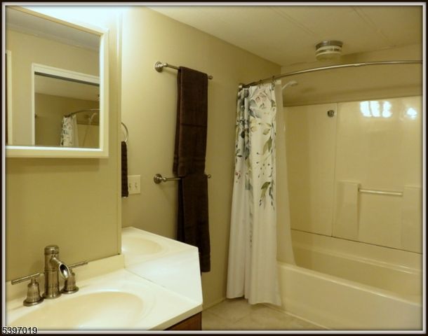 46 Orchard Street, Unit 2 2, Newton Town, NJ 07860