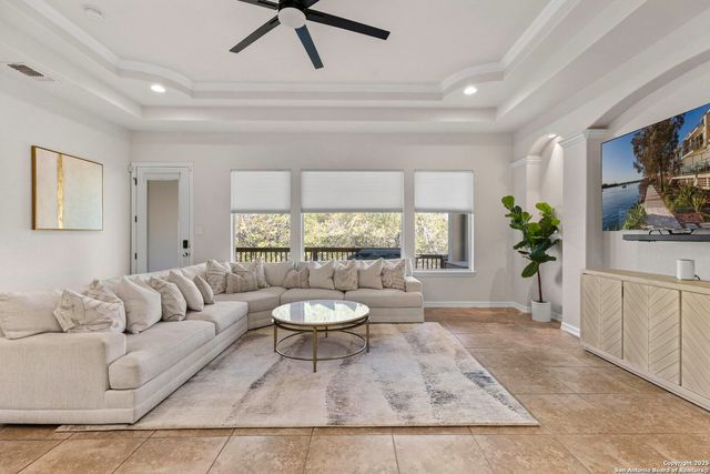 6131 Lowrie, San Antonio, TX 78239