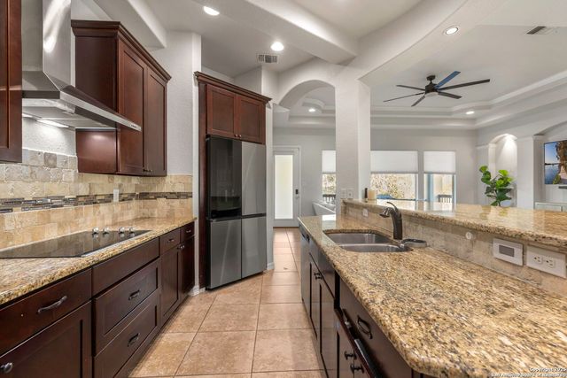 6131 Lowrie, San Antonio, TX 78239