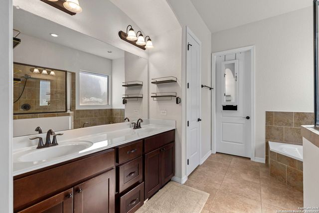 6131 Lowrie, San Antonio, TX 78239