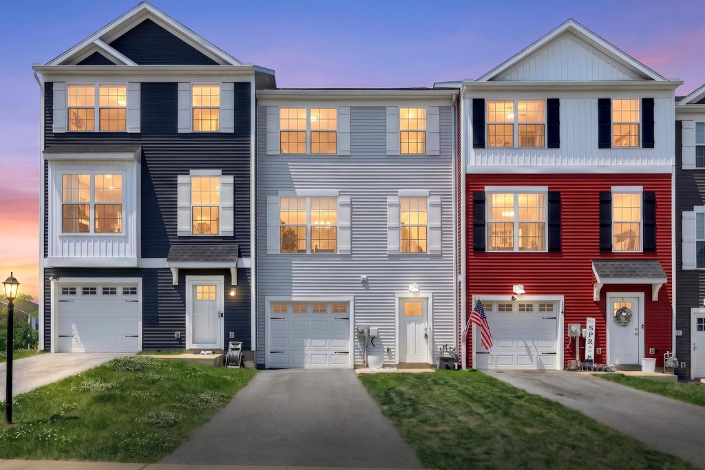 26 PACER DR, Hanover, PA 17331
