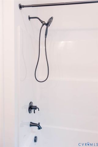 157 Barringer Ln, Bumpass, VA 23024