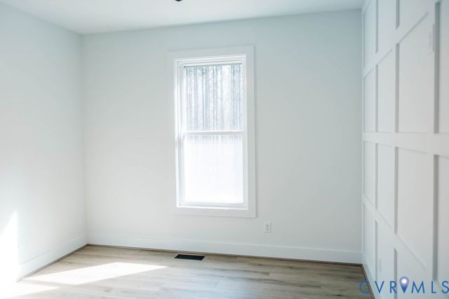 157 Barringer Ln, Bumpass, VA 23024