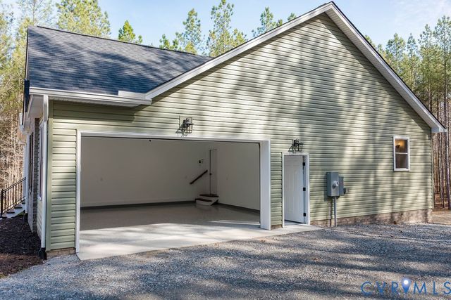 157 Barringer Ln, Bumpass, VA 23024