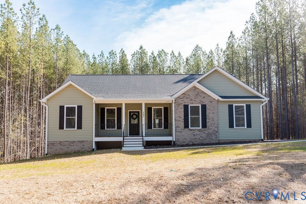 157 Barringer Ln, Bumpass, VA 23024