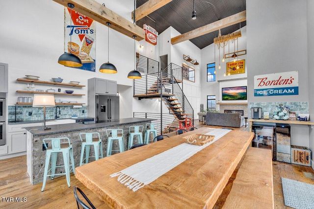 817 Neva View Lane, Mountain City, TN 37683