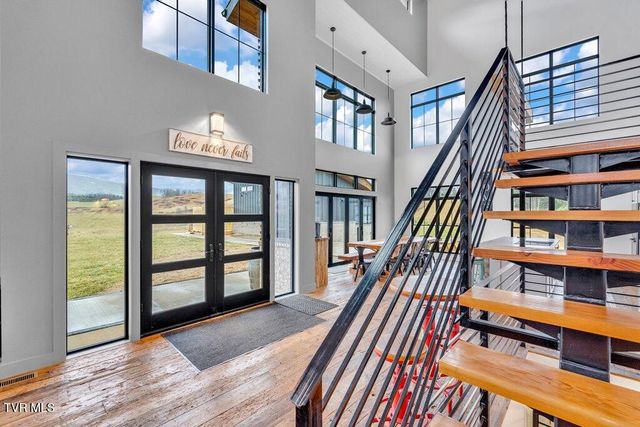 817 Neva View Lane, Mountain City, TN 37683