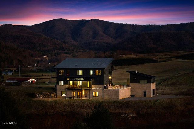 817 Neva View Lane, Mountain City, TN 37683