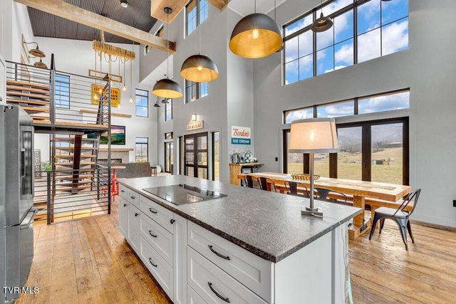 817 Neva View Lane, Mountain City, TN 37683