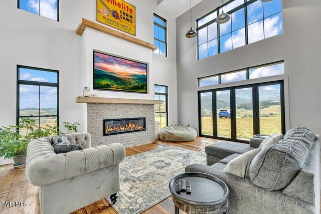 817 Neva View Lane, Mountain City, TN 37683