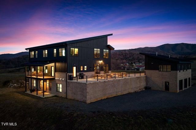 817 Neva View Lane, Mountain City, TN 37683