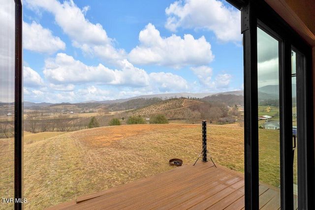 817 Neva View Lane, Mountain City, TN 37683