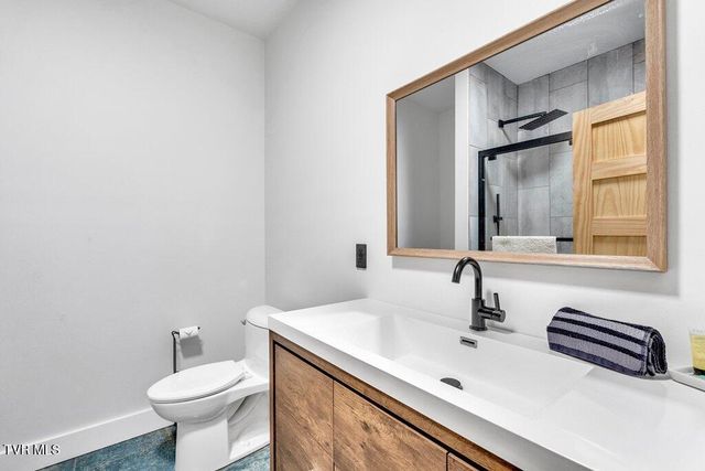 817 Neva View Lane, Mountain City, TN 37683