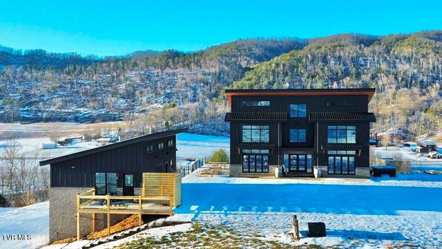 817 Neva View Lane, Mountain City, TN 37683