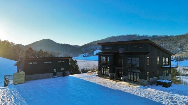 817 Neva View Lane, Mountain City, TN 37683