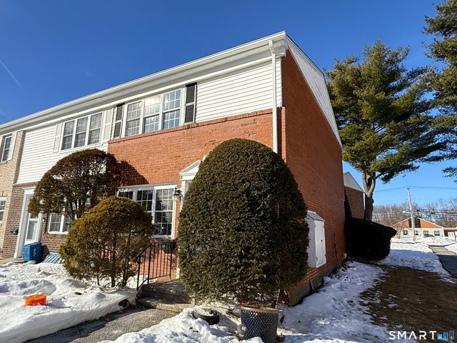 46 Salem Walk 46, Milford, CT 06460