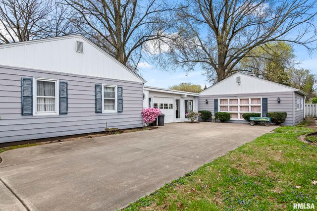 146 CIRCLE Drive, Springfield, IL 62703