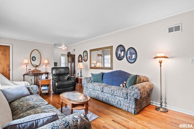 146 CIRCLE Drive, Springfield, IL 62703