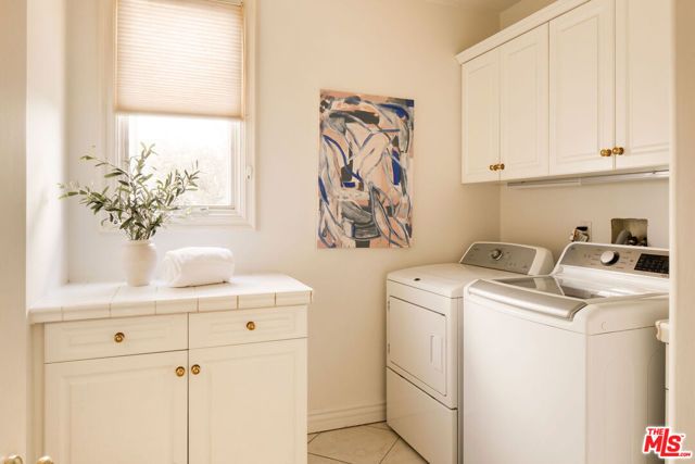 166 N Mccadden Place, Los Angeles, CA 90004