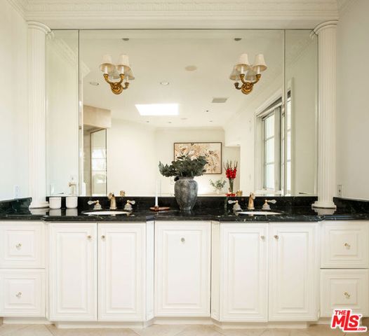 166 N Mccadden Place, Los Angeles, CA 90004