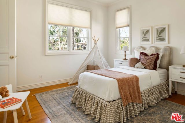 166 N Mccadden Place, Los Angeles, CA 90004