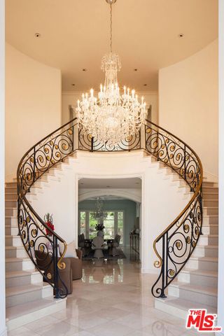 166 N Mccadden Place, Los Angeles, CA 90004