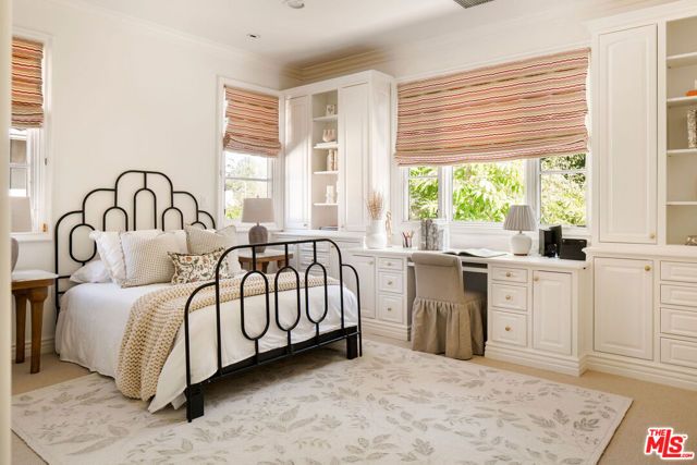 166 N Mccadden Place, Los Angeles, CA 90004