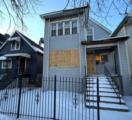 722 N Laramie Avenue, Chicago, IL 60644