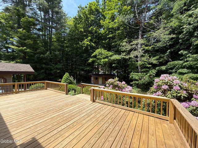371 Lakeview Road, Broadalbin, NY 12025